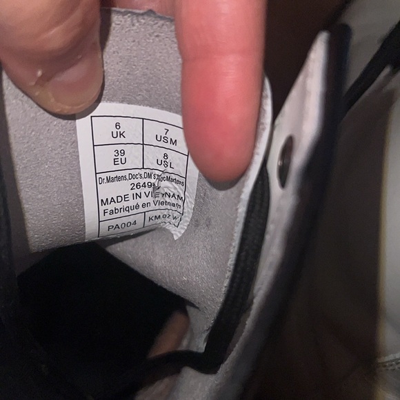 Dr. Martens Smooth Leather Lace Up Boots Women’s Size 8/Mens size 7 - Picture 7 of 8